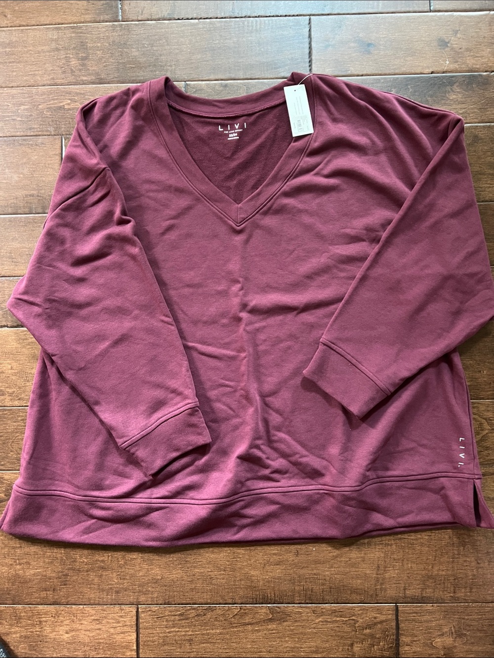 Livi Active V-Neck Pullover Sweatshirt in Burgundy